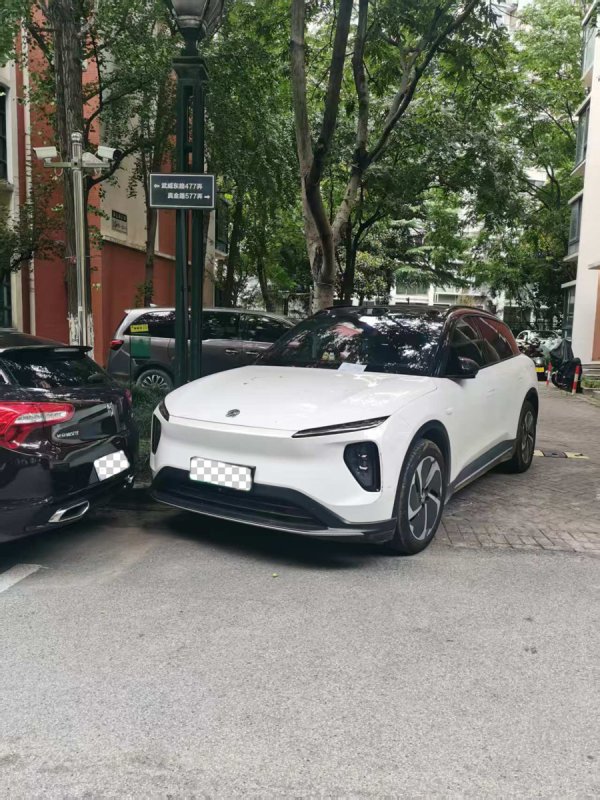 红太阳配资 闹翻天！沪上29个小区，“抢车位大战”愈演愈烈！乱局如何破解→